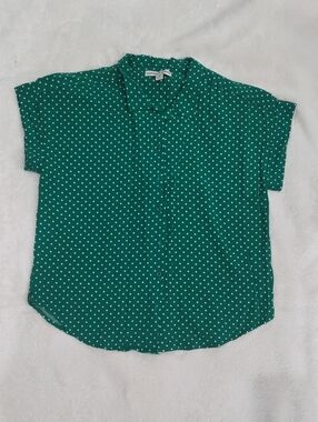 Green Polka Dot Button-Down Shirt - Casual Short Sleeve